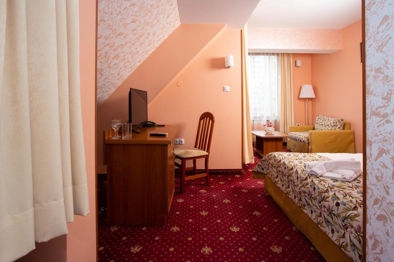 Contessa Hotel Шумен Экстерьер фото